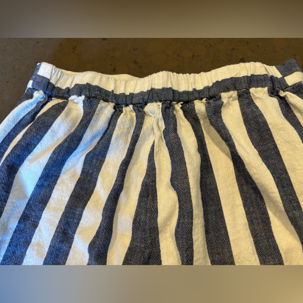 Women's Banana Republic Wide Legged Pants - Picture 2 of 8